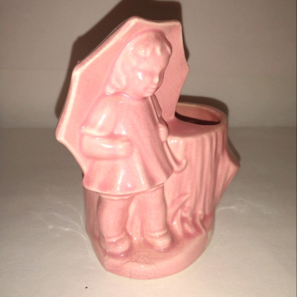 MCM little girl under umbrella planter - Picture 1 of 4